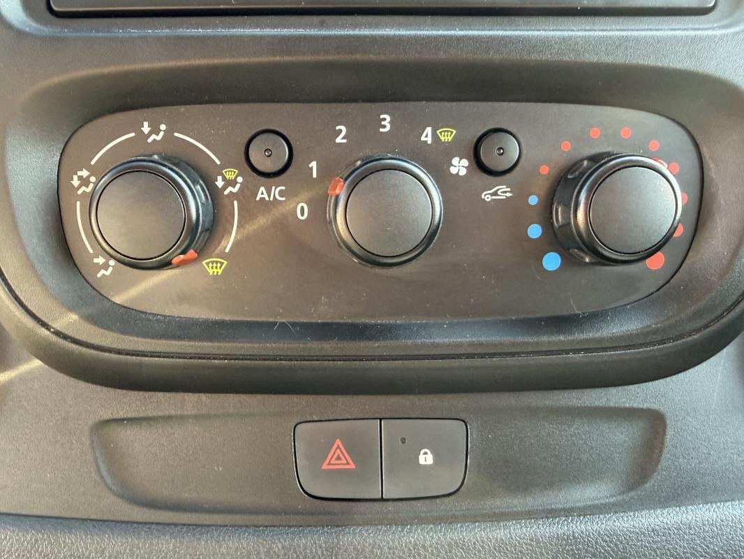 Opel Vivaro - Photo 20