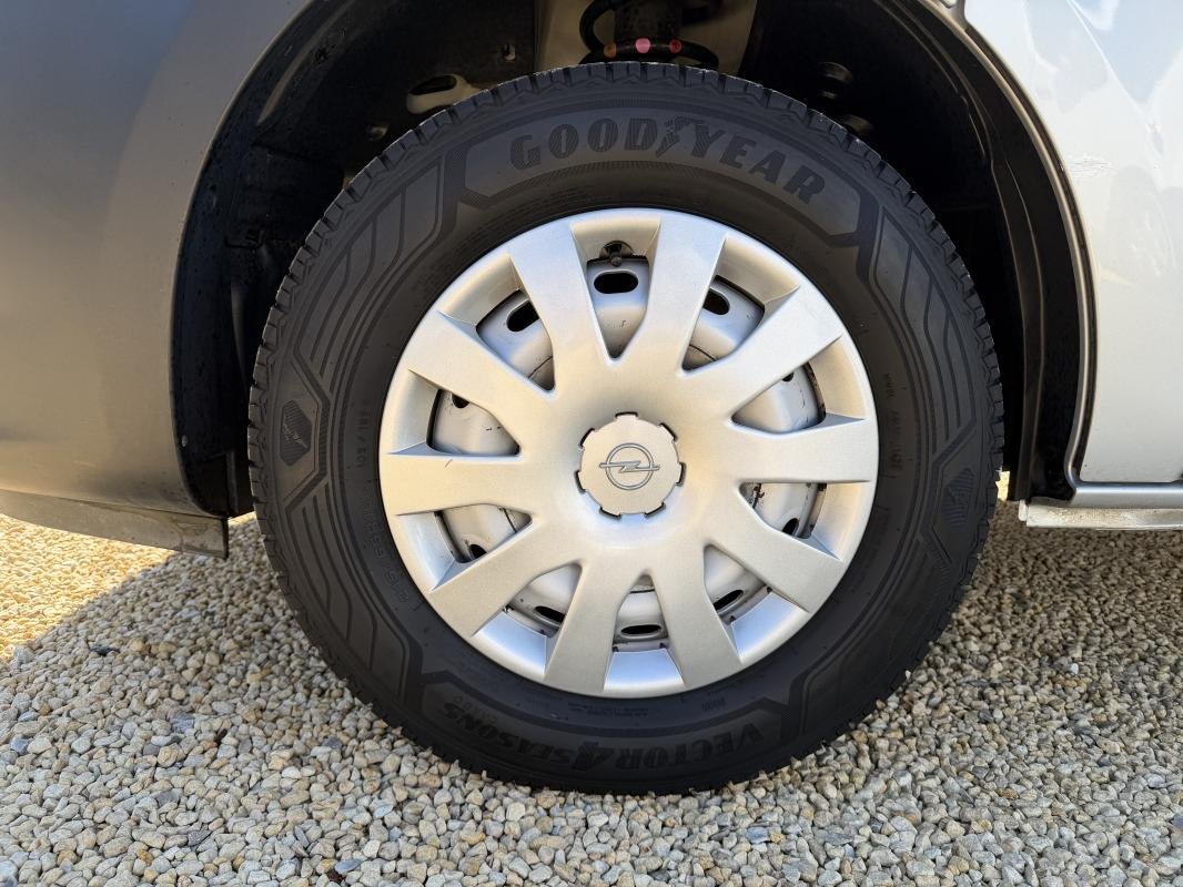 Opel Vivaro - Photo 8