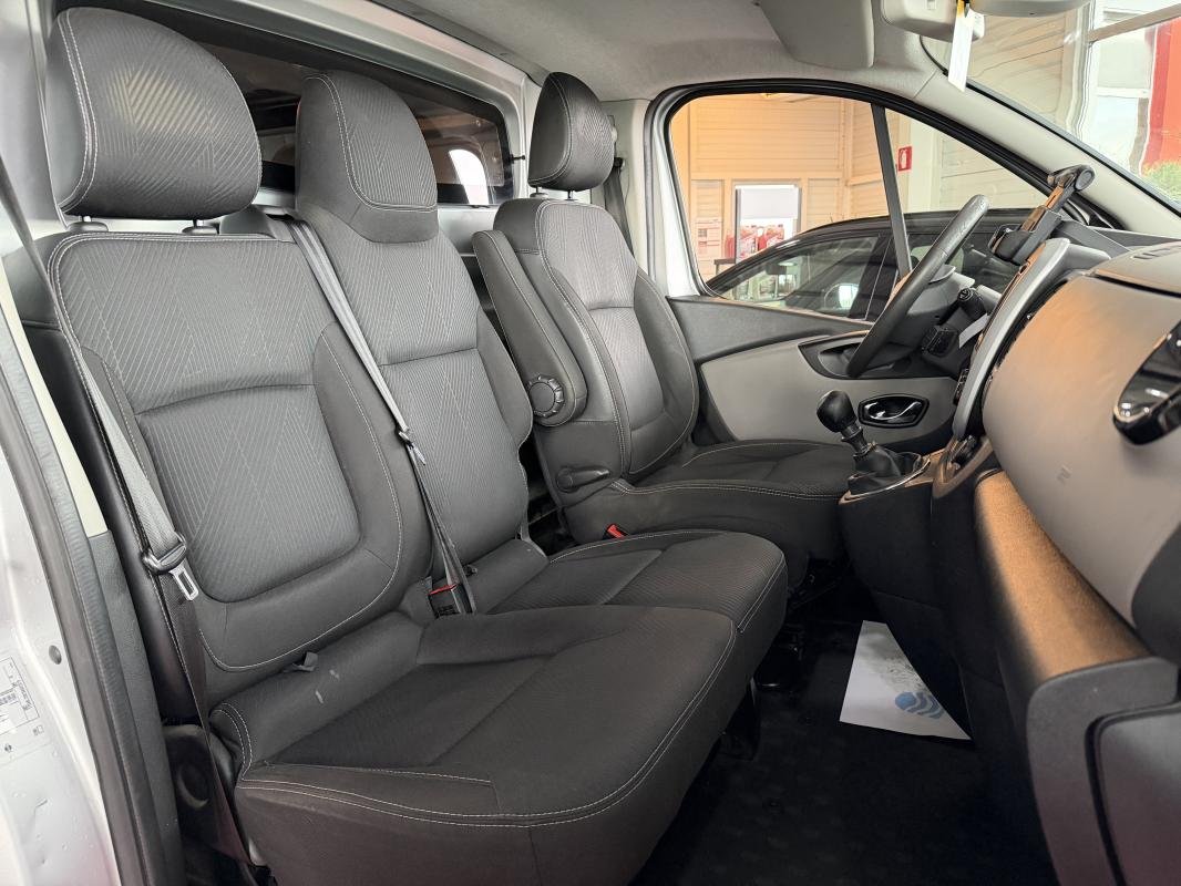 Nissan NV300 - Photo 13