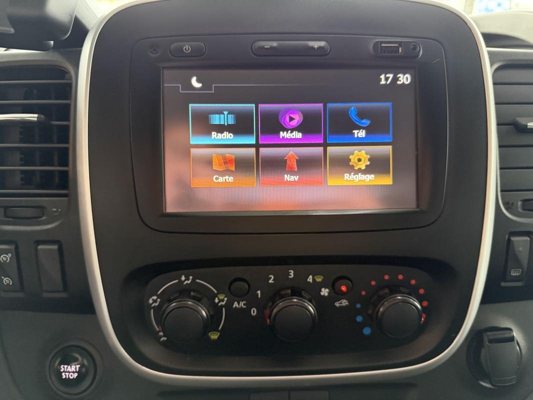 Nissan NV300 - Photo 16