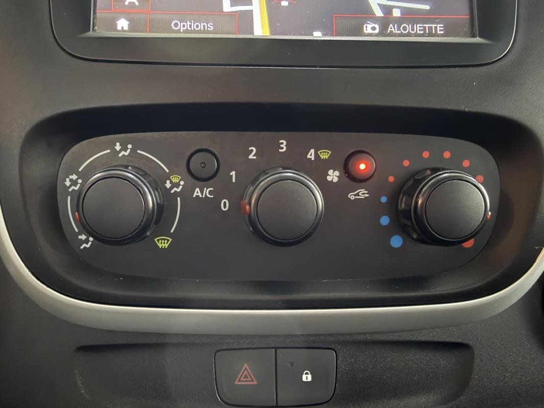 Nissan NV300 - Photo 18
