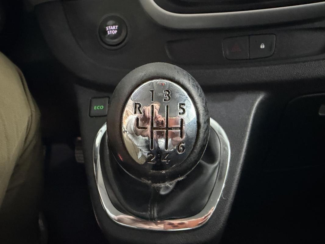 Nissan NV300 - Photo 20