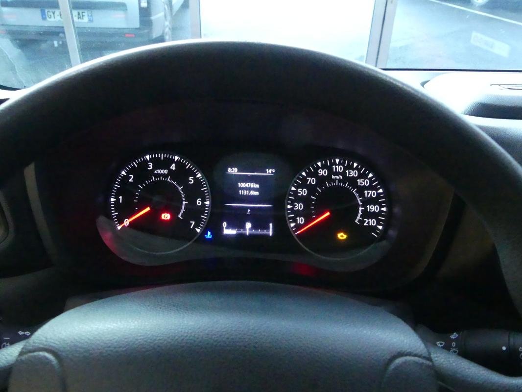 Nissan NV400 - Photo 13