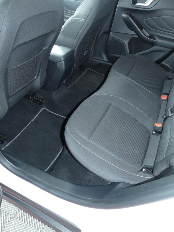Ford Focus - Photo 8