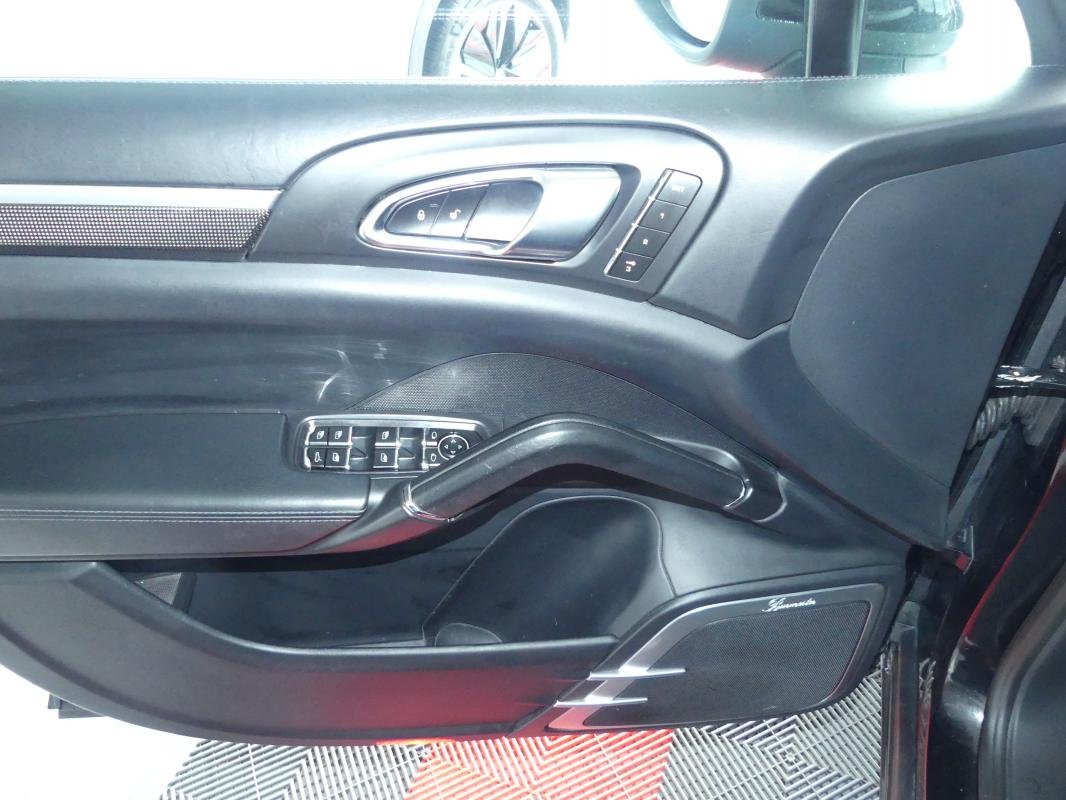 Porsche Cayenne - Photo 15