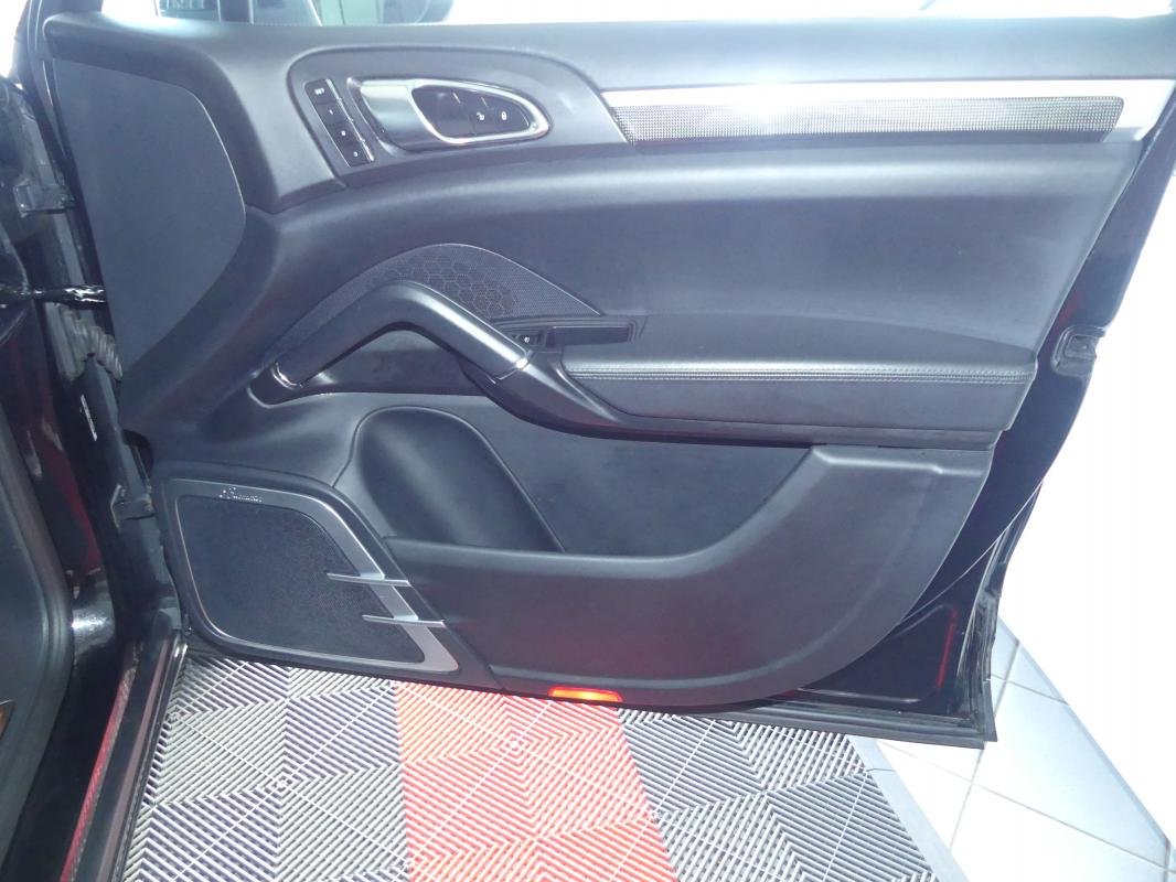 Porsche Cayenne - Photo 25