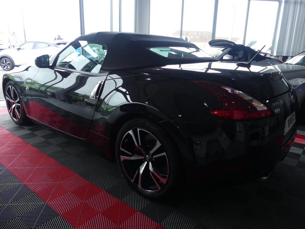 Nissan 370Z - Photo 3
