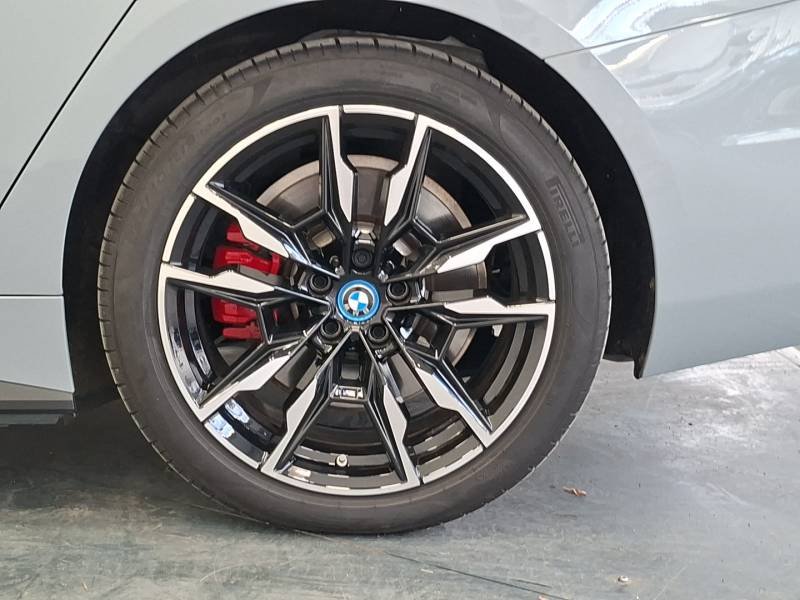BMW i4 - Photo 9