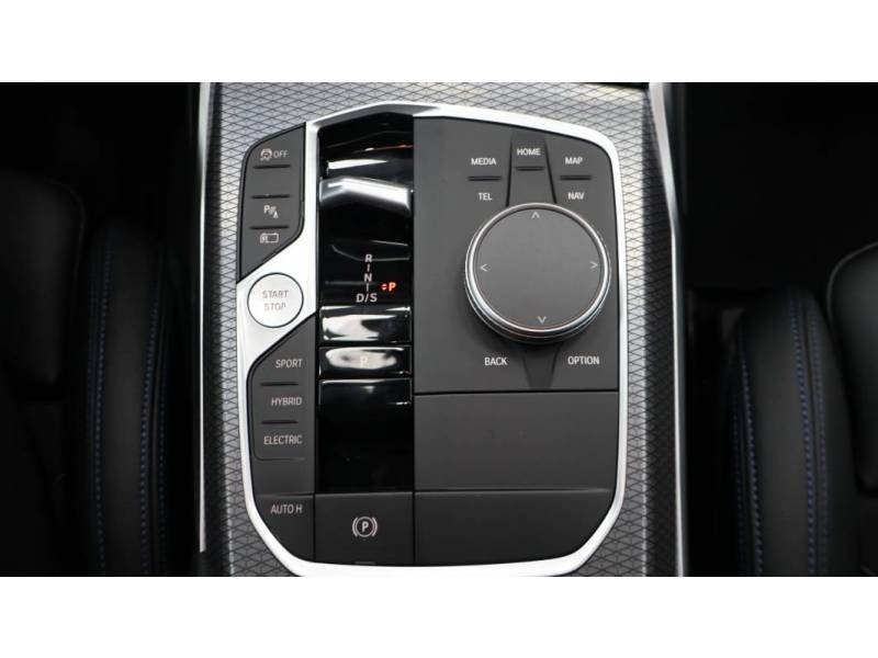 BMW Série 3 - Photo 16