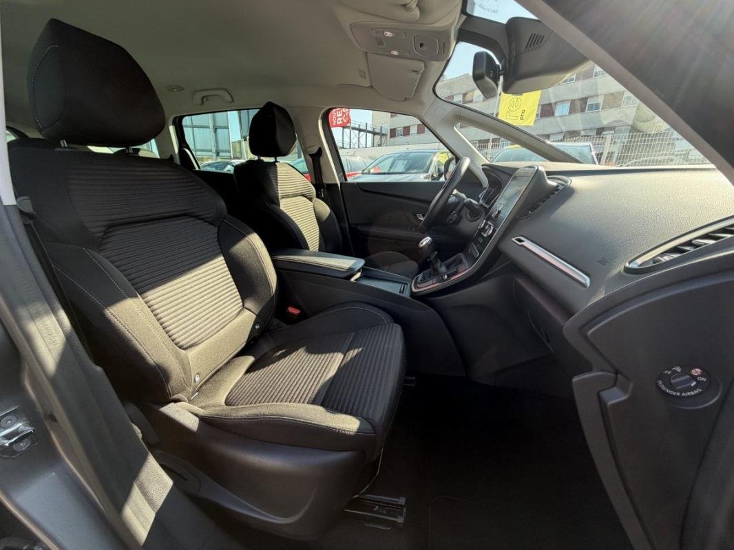 Renault Grand Scénic - Photo 21