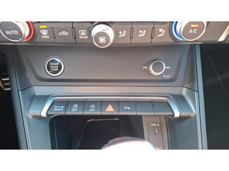 Audi Q3 - Photo 29