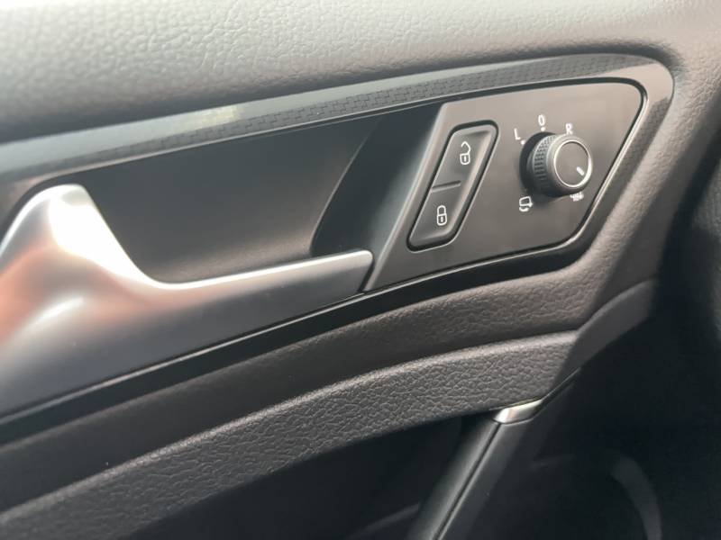 Volkswagen Golf - Photo 25
