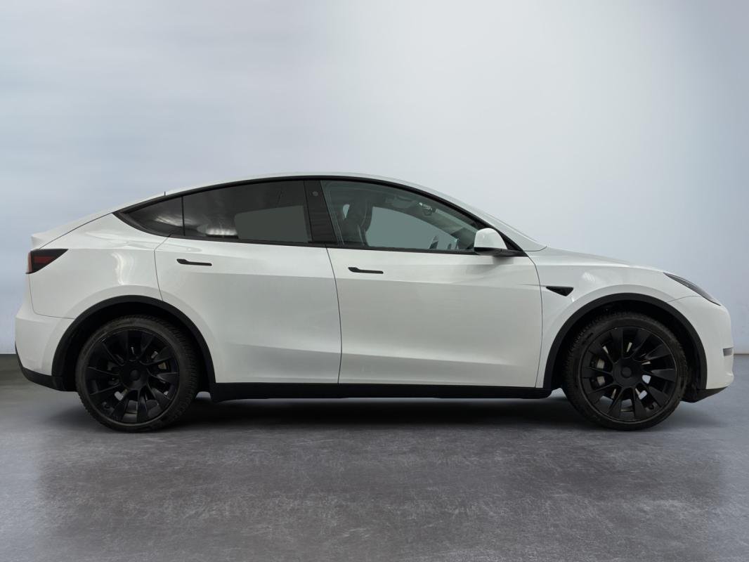 Tesla Model Y - Photo 6