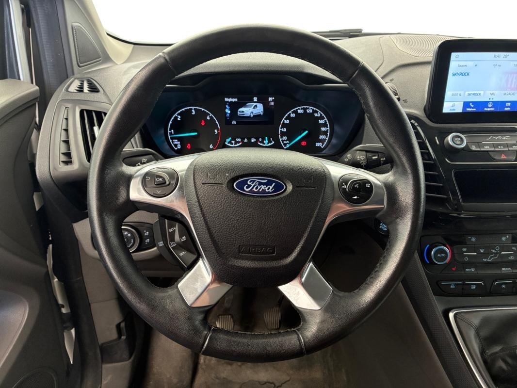 Ford Transit Connect - Photo 11