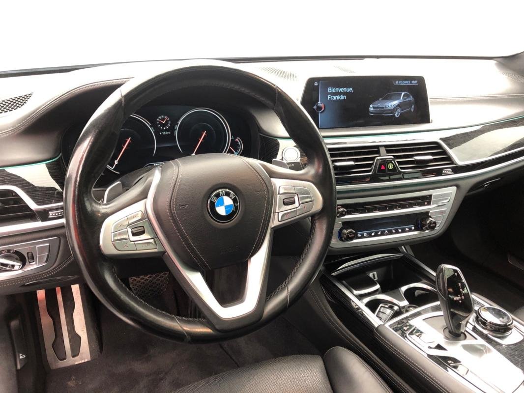 BMW Série 7 - Photo 10