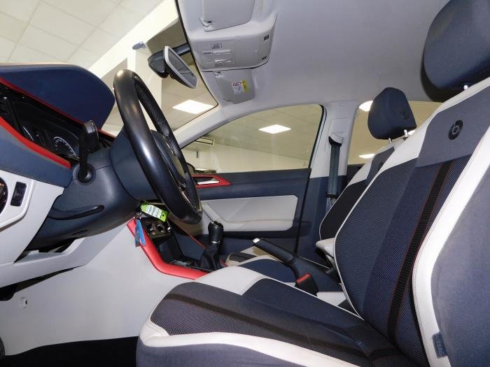 Volkswagen Polo - Photo 13