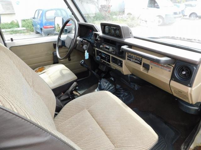 Toyota Land Cruiser - Photo 11