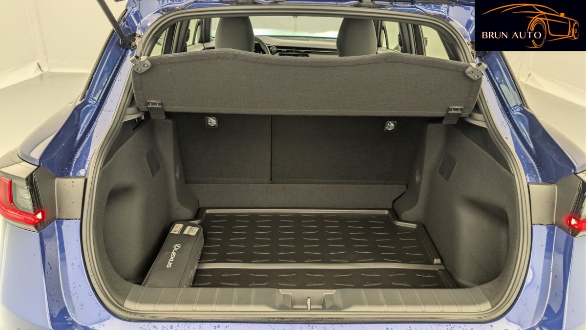 Lexus LBX - Photo 12