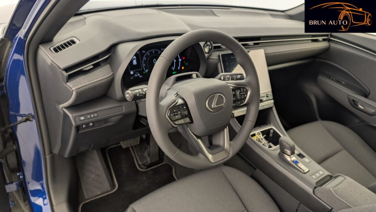 Lexus LBX - Photo 16