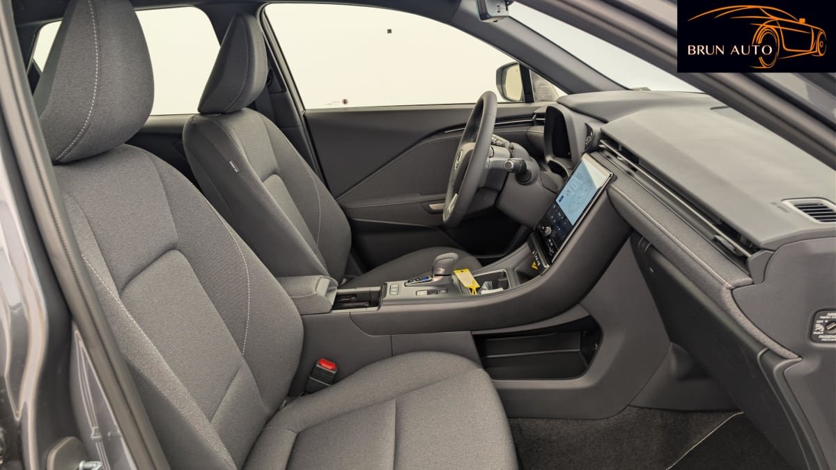 Lexus LBX - Photo 31