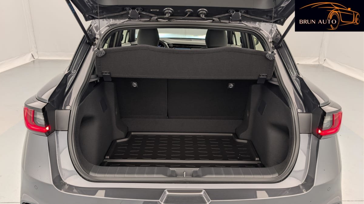 Lexus LBX - Photo 33