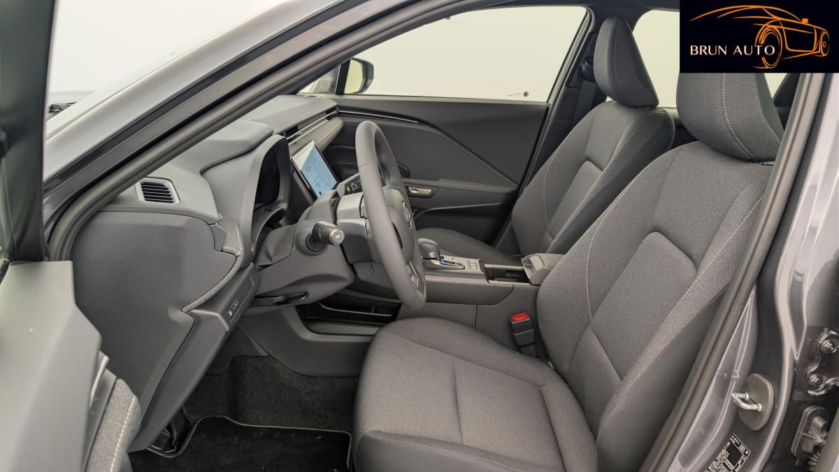 Lexus LBX - Photo 38
