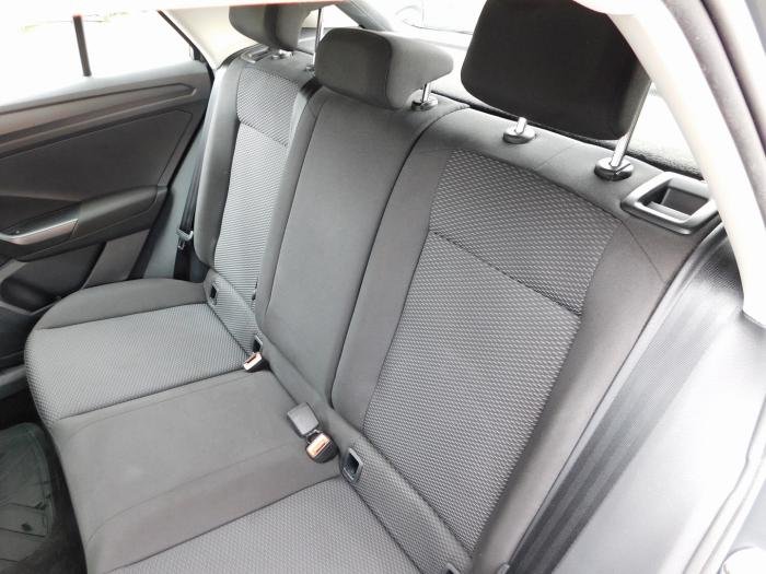 Volkswagen T-Roc - Photo 14