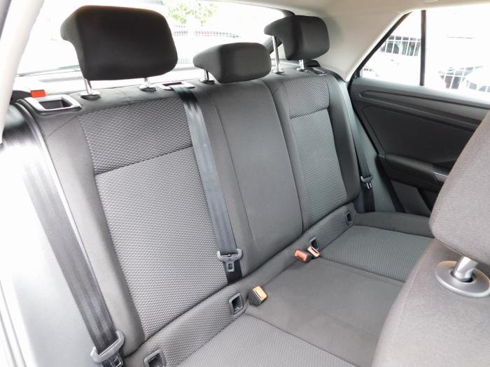 Volkswagen T-Roc - Photo 17