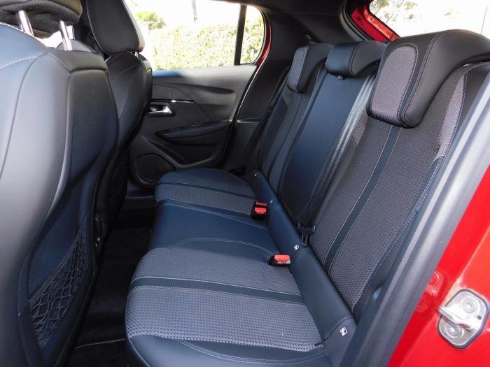 Peugeot 208 - Photo 16