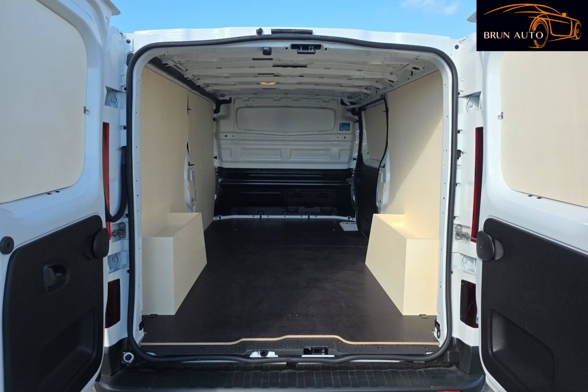 Nissan Primastar - Photo 11