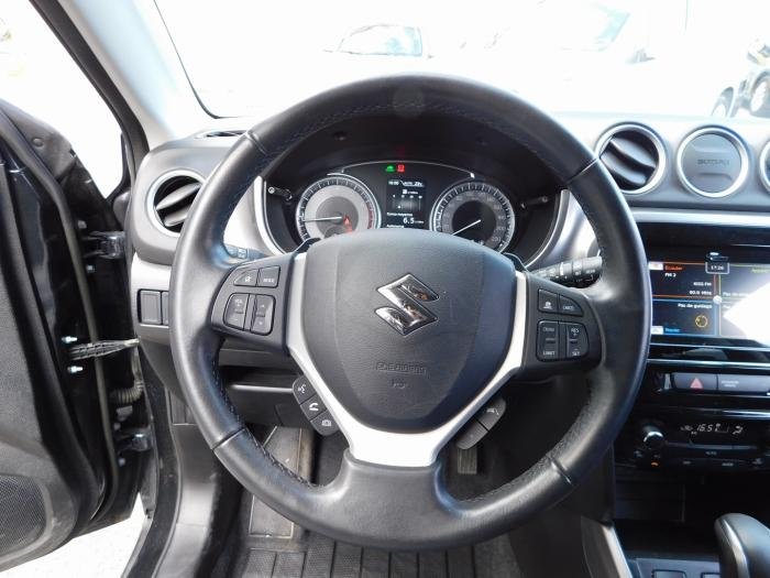 Suzuki Vitara - Photo 13