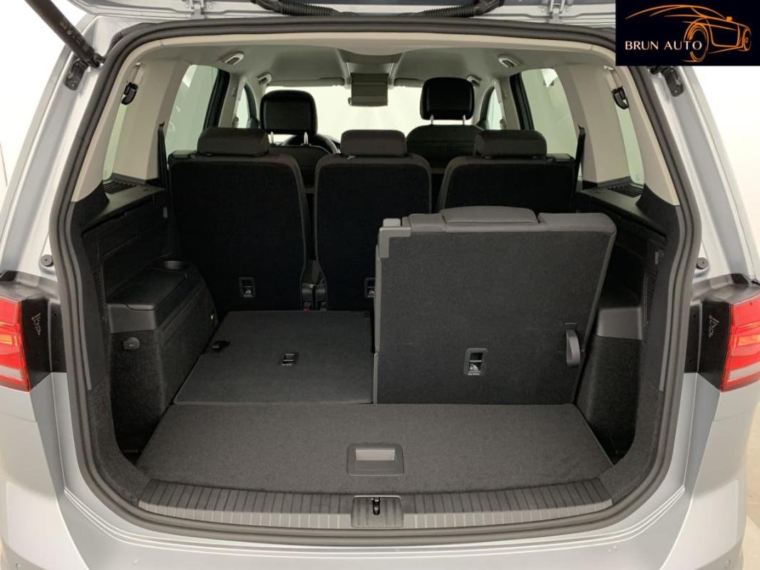 Volkswagen Touran - Photo 11