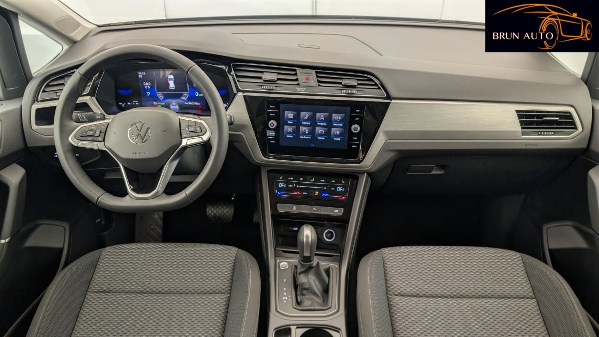 Volkswagen Touran - Photo 34