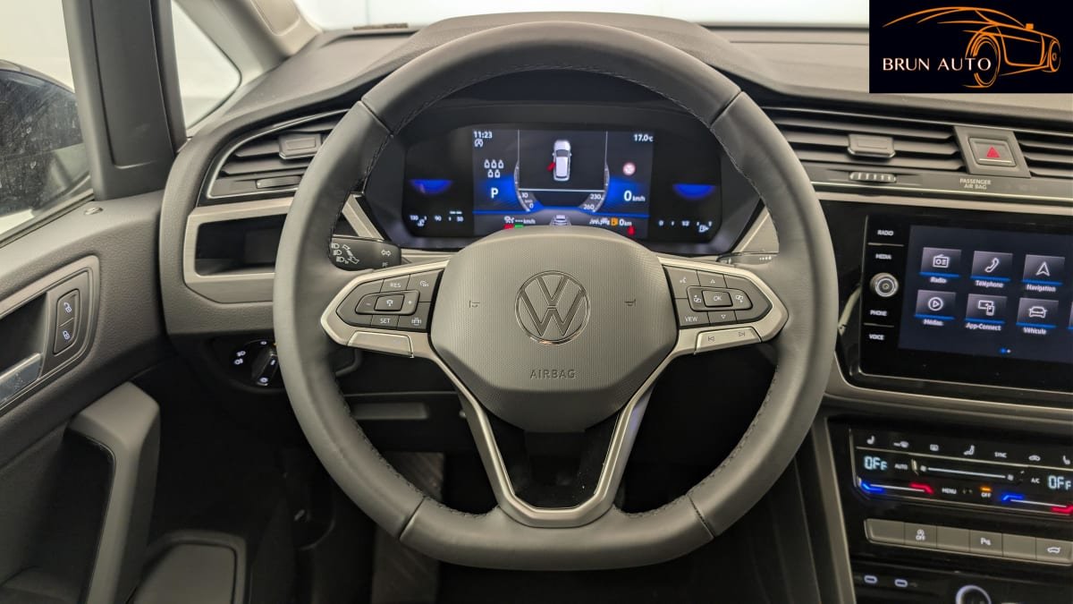 Volkswagen Touran - Photo 35