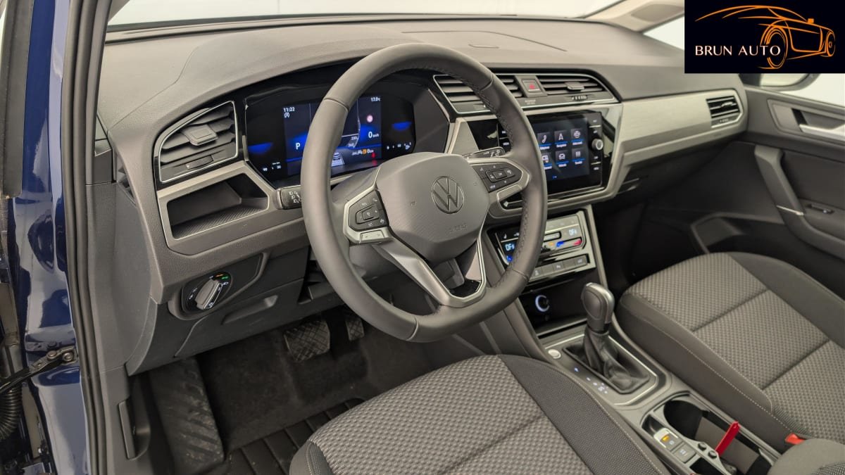 Volkswagen Touran - Photo 36