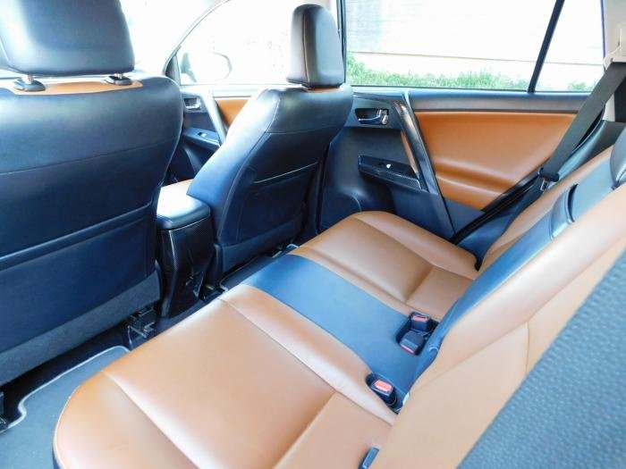 Toyota RAV4 - Photo 12
