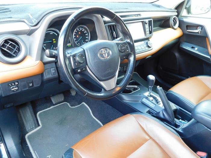 Toyota RAV4 - Photo 9