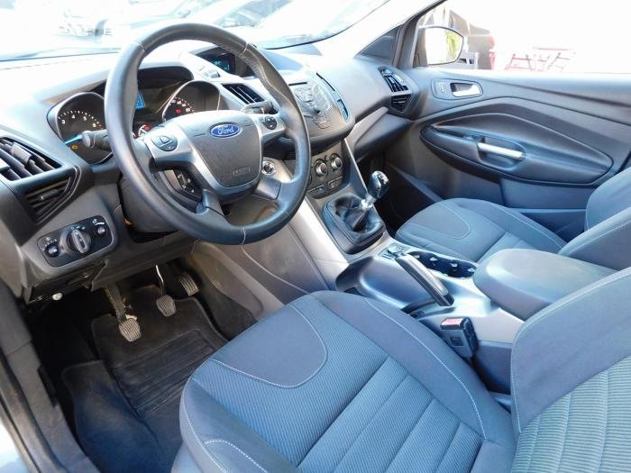 Ford Kuga - Photo 12
