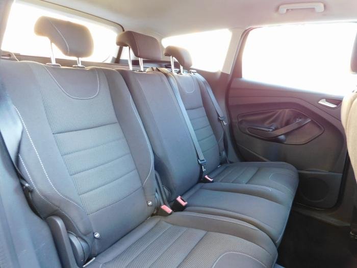 Ford Kuga - Photo 17