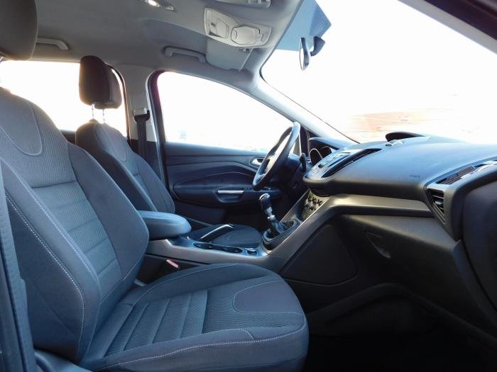 Ford Kuga - Photo 19