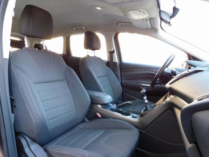Ford Kuga - Photo 20