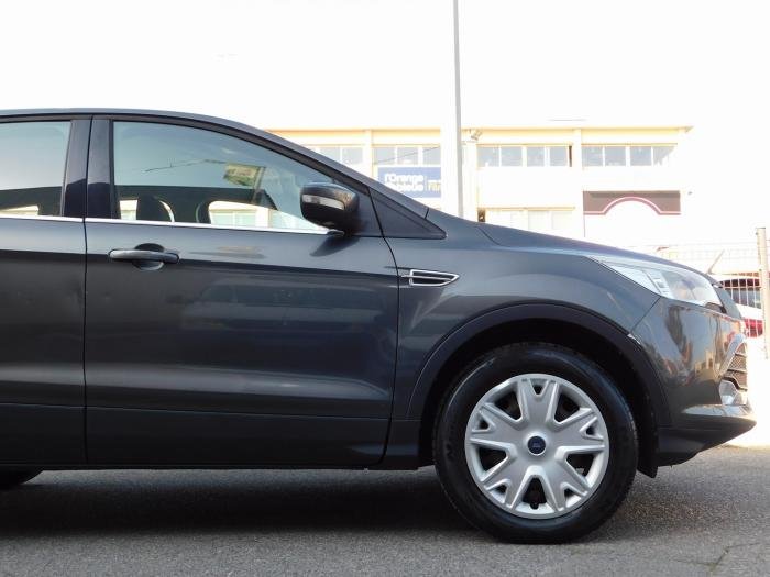 Ford Kuga - Photo 4