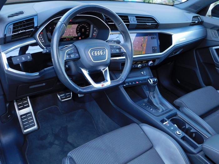 Audi Q3 - Photo 12