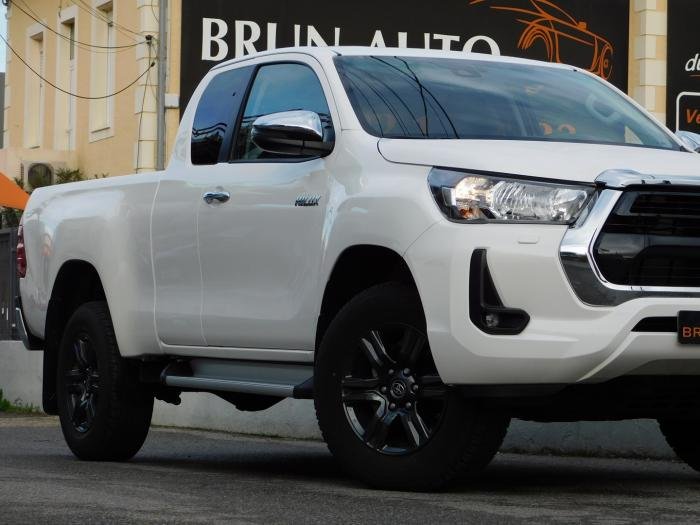 Toyota Hilux - Photo 2