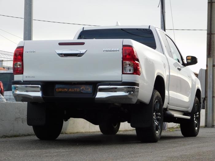 Toyota Hilux - Photo 4