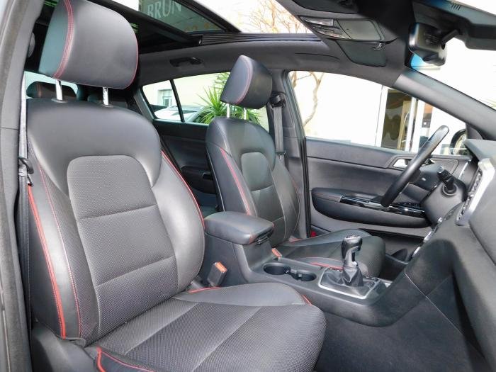 Kia Sportage - Photo 12