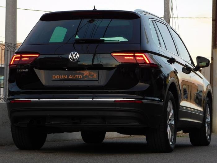 Volkswagen Tiguan - Photo 3