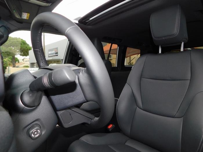 Toyota Land Cruiser - Photo 12
