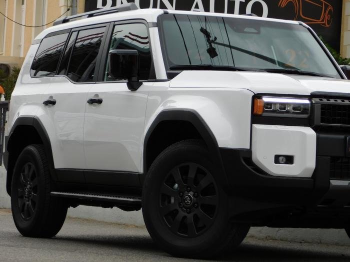 Toyota Land Cruiser - Photo 5