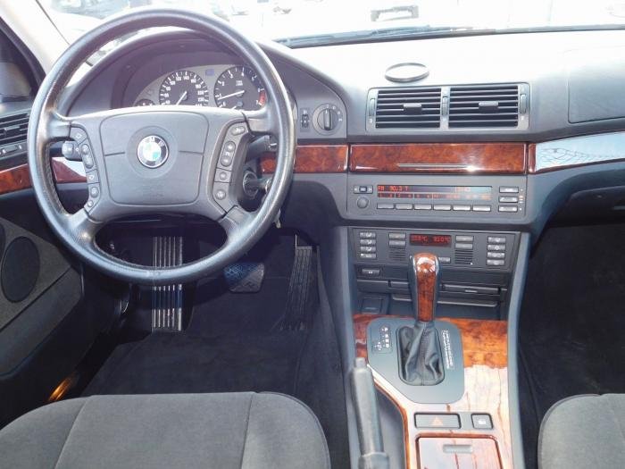 BMW Série 5 - Photo 17